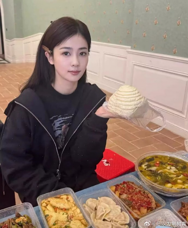 鹿鹿有在好好吃饭鸭-拾晓鹿后援网