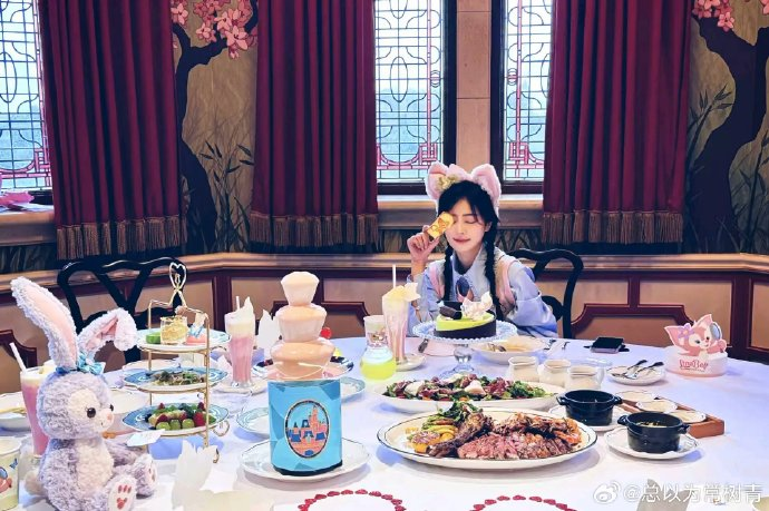 鹿鹿有在好好吃饭鸭-拾晓鹿后援网