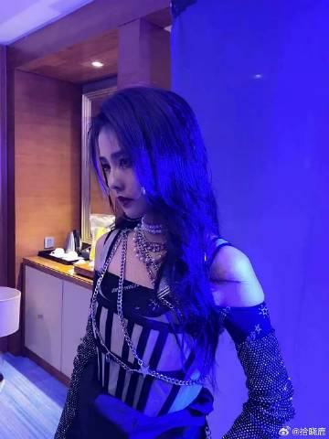 喂，小鬼，该交保护费了-拾晓鹿后援网